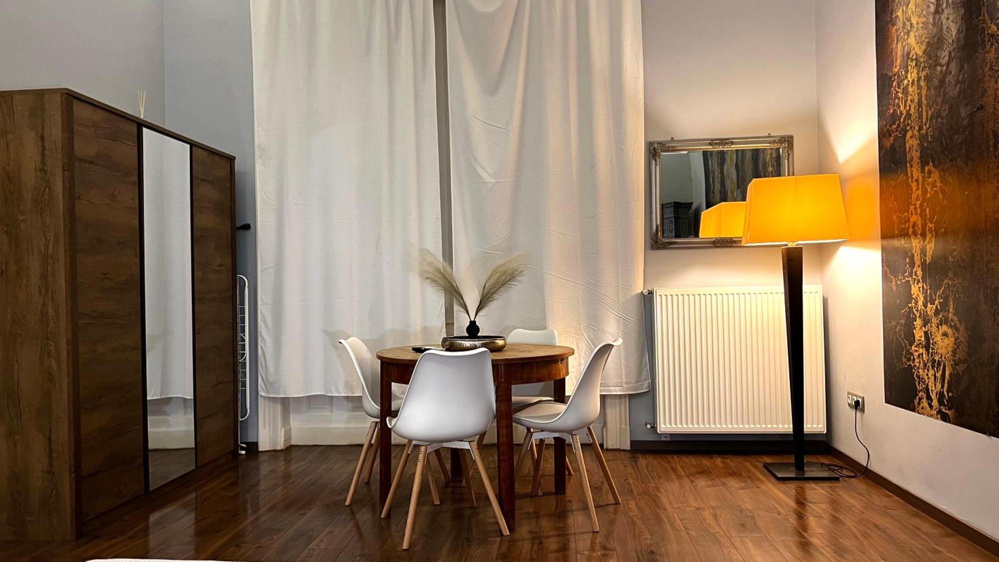 V6 Apartment By Small Home ブダペスト エクステリア 写真