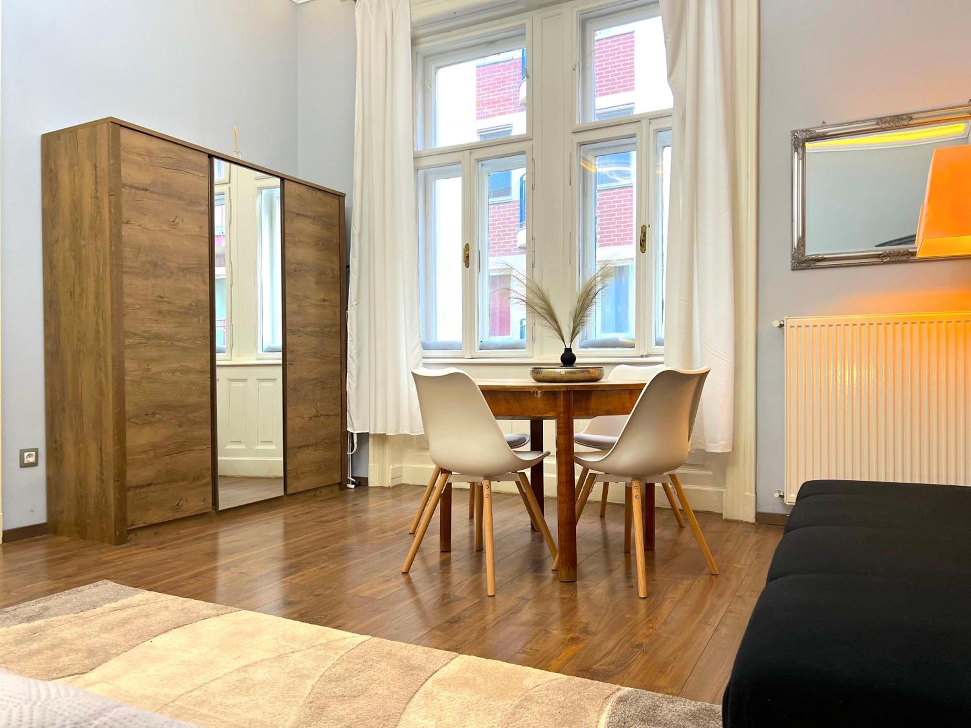 V6 Apartment By Small Home ブダペスト エクステリア 写真
